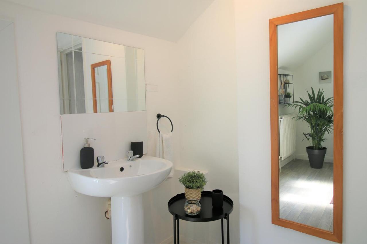 Three Bedroom Townhouse - Free Local Parking - By Property Promise Cardiff Exteriér fotografie
