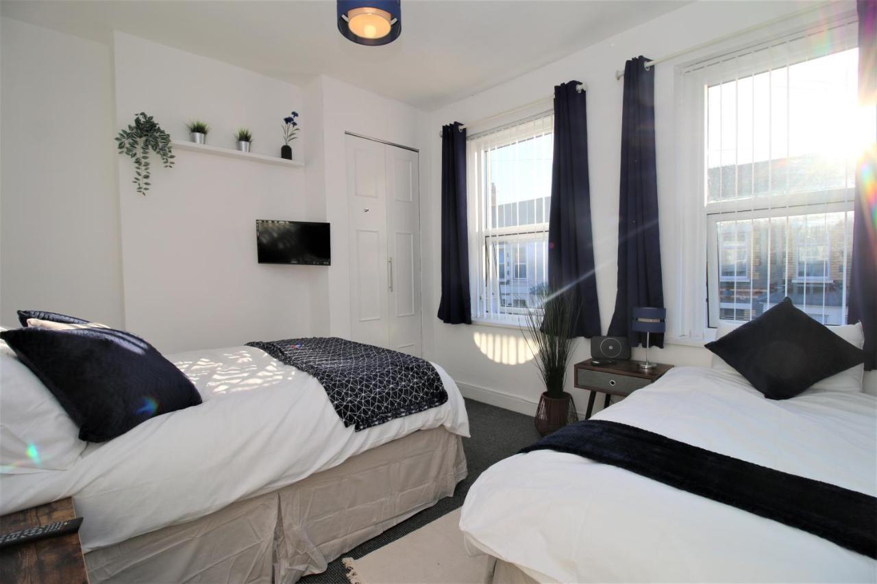 Three Bedroom Townhouse - Free Local Parking - By Property Promise Cardiff Exteriér fotografie