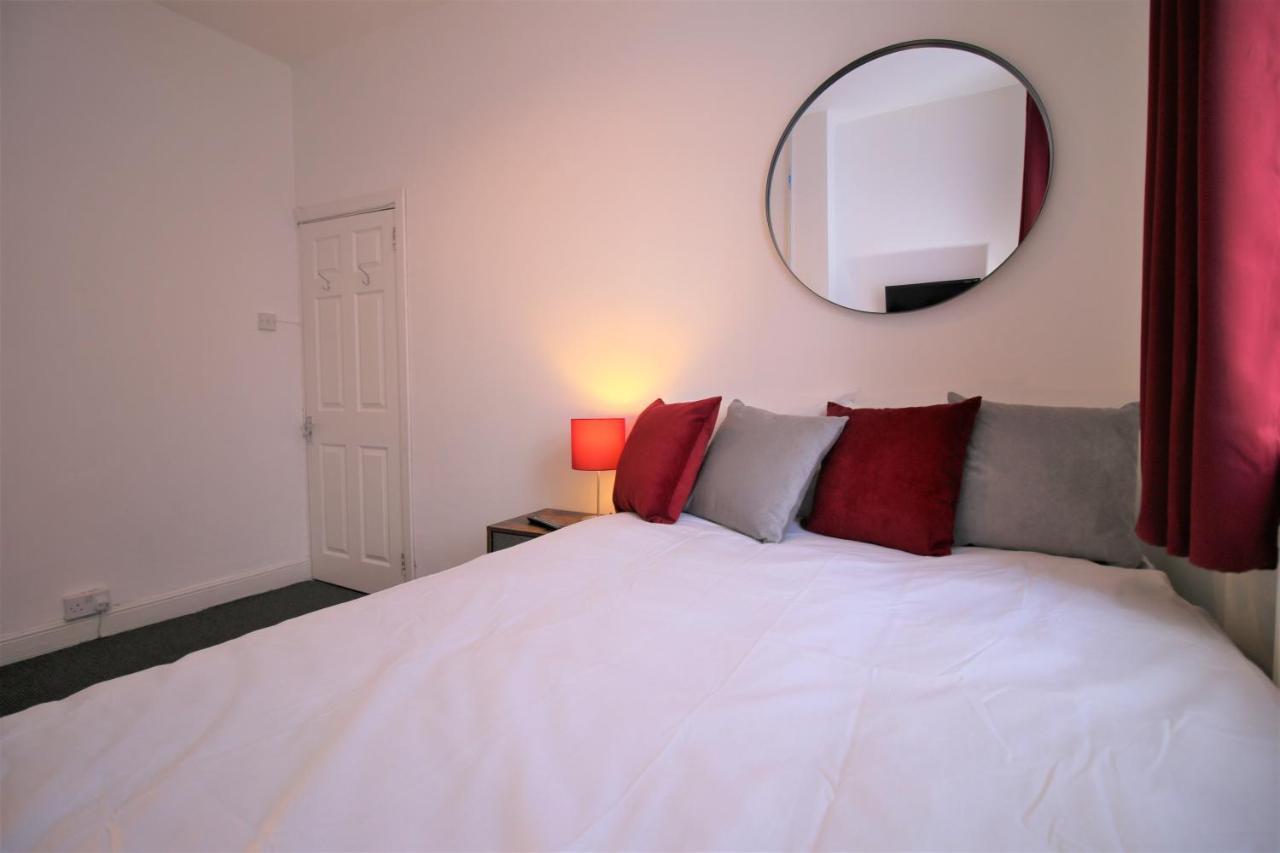 Three Bedroom Townhouse - Free Local Parking - By Property Promise Cardiff Exteriér fotografie