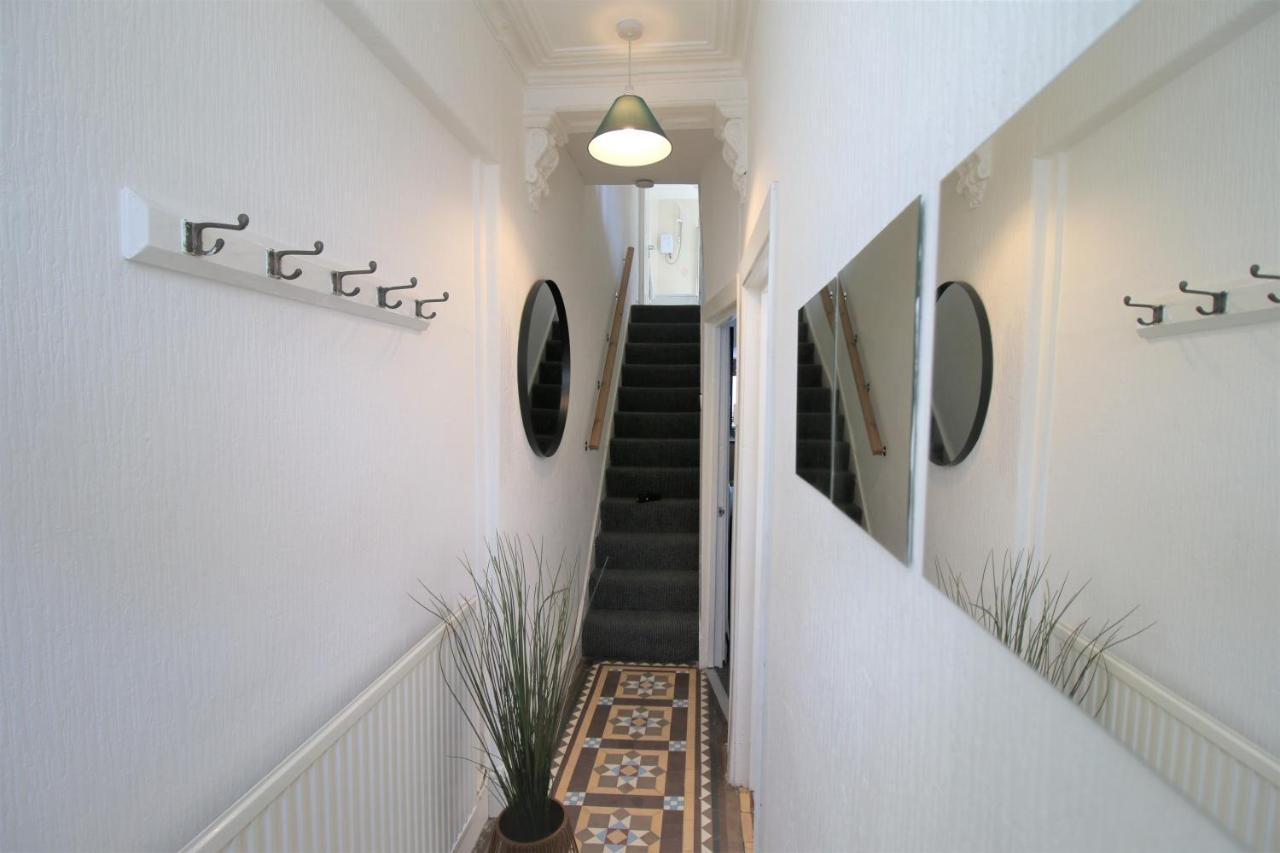 Three Bedroom Townhouse - Free Local Parking - By Property Promise Cardiff Exteriér fotografie