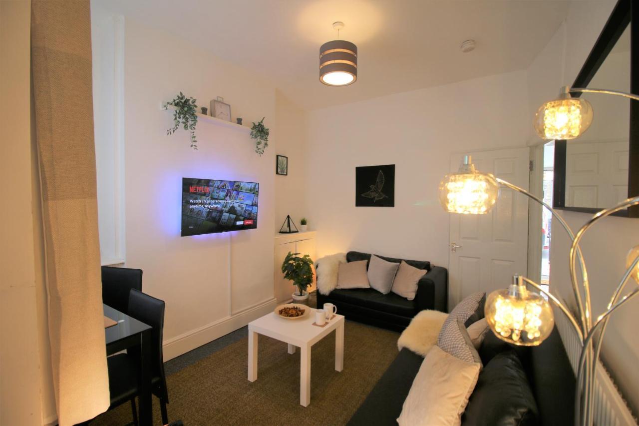 Three Bedroom Townhouse - Free Local Parking - By Property Promise Cardiff Exteriér fotografie